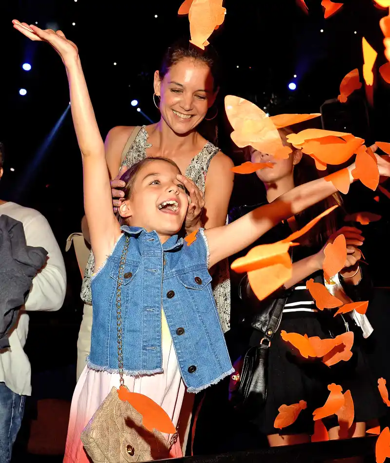 Suri Cruise and Katie Holmes at the 2015 Kids' Choice Awards.