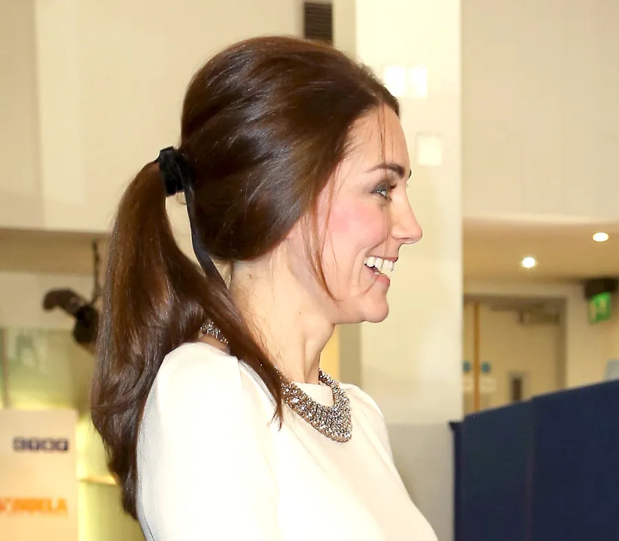 1427899397_kate middleton ponytail zoom