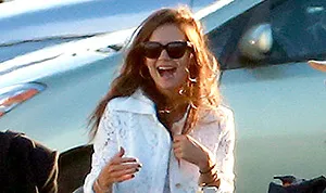 1428412048_katie holmes 300