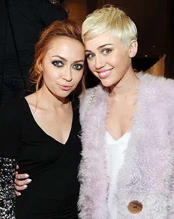 1428506031_miley cyrus brandi cyrus 441