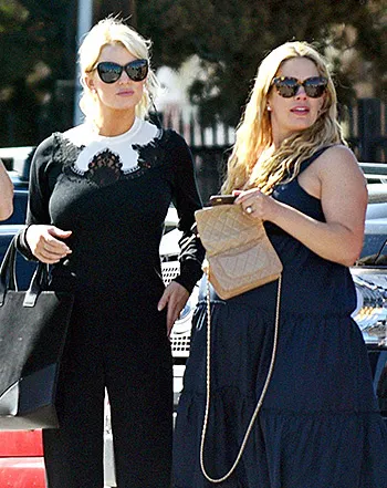 1428586530_jessica simpson cacee cobb 350