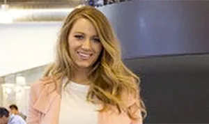 1429104430_blake lively boyfriend jeans 300