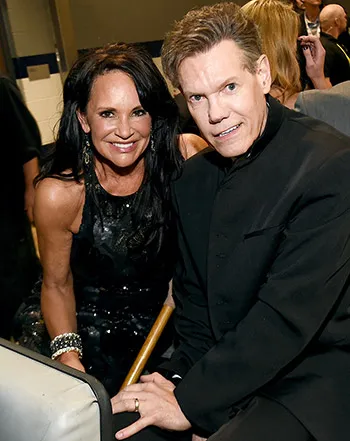 1429563624_randy travis 441