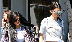 1430332060_kylie kendall jenner 300