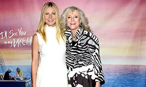 1431092153_gwyneth paltrow blythe danner 178