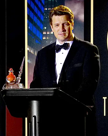 1431380580_nathan fillion 441