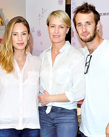 1431445507_dylan penn robin wright hopper penn 350