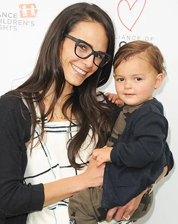 1431551579_jordana brewster julian 441