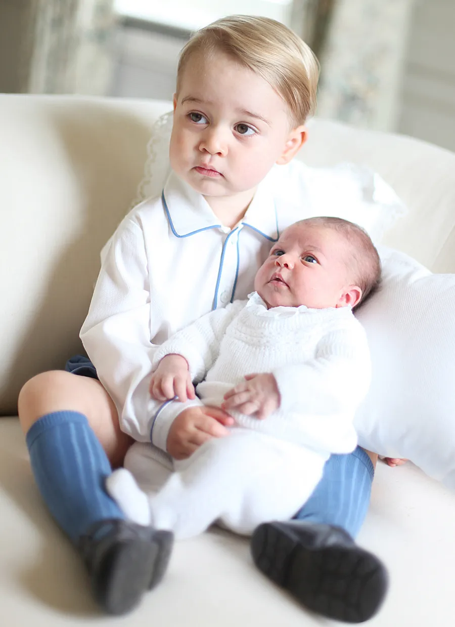 1433774934_prince george princess charlotte zoom