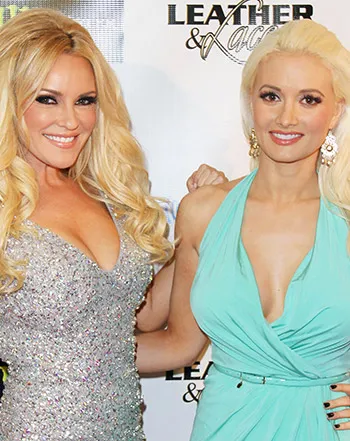 1434071455_holly madison bridget marquardt 441