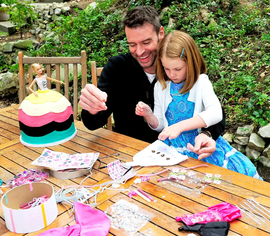 1434129779_ms_264181_scott foley mila zoom