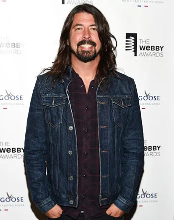 1434229037_dave grohl v