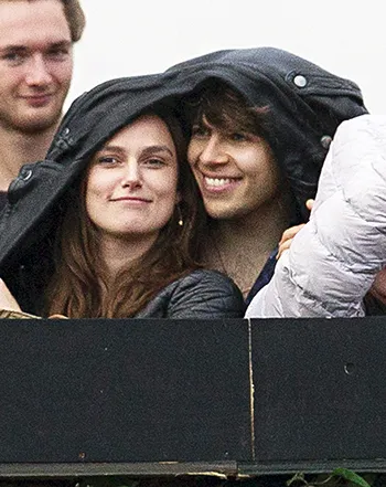 1434989665_keira knightley james righton 441