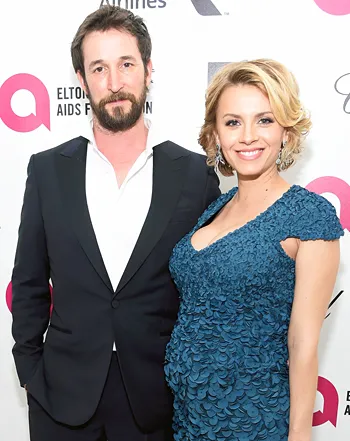 1435271110_464222838_noah wyle sara wells 350