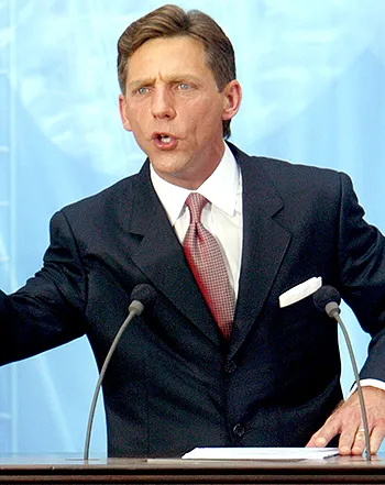 1435863174_david miscavige 441