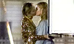 1435871477_miley cyrus stella maxwell kissing 300