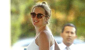 1437150918_leighton meester 300