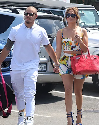 1437939234_jennifer lopez casper smart_3