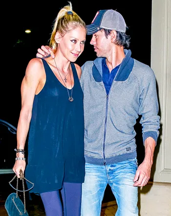 1438967679_spl1096856_017_anna kournikova enrique iglesias 350