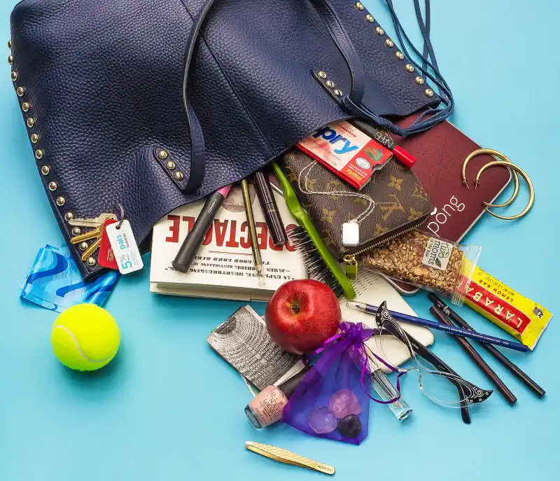 Find out what's in Regina Hall's bag