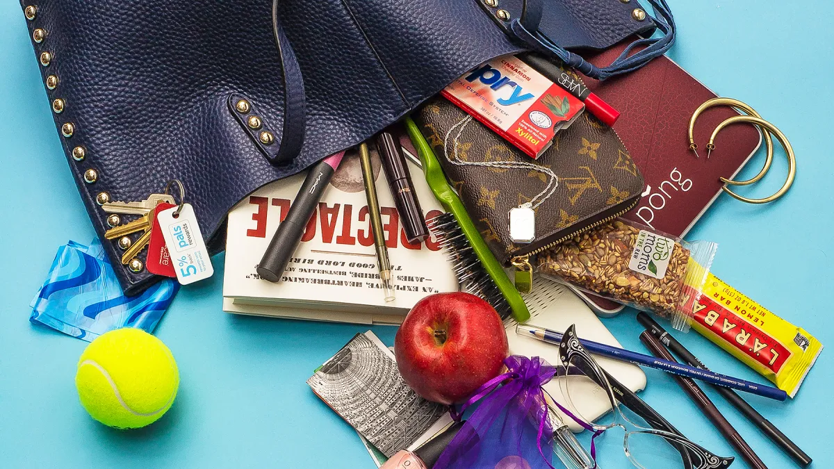 Find out what's in Regina Hall's bag