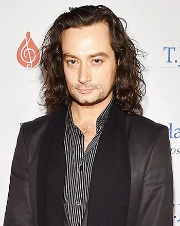 1439831497_constantine maroulis 441