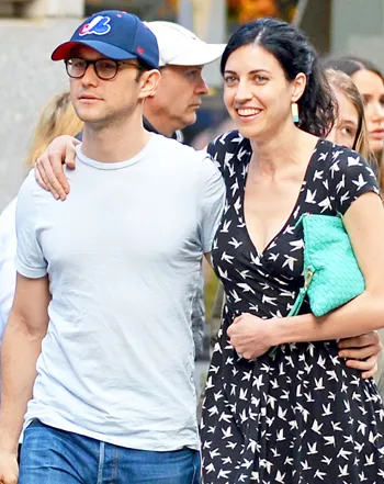 1439924642_124843pcnex_levitt03_joseph gordon levitt tasha mccauley 350