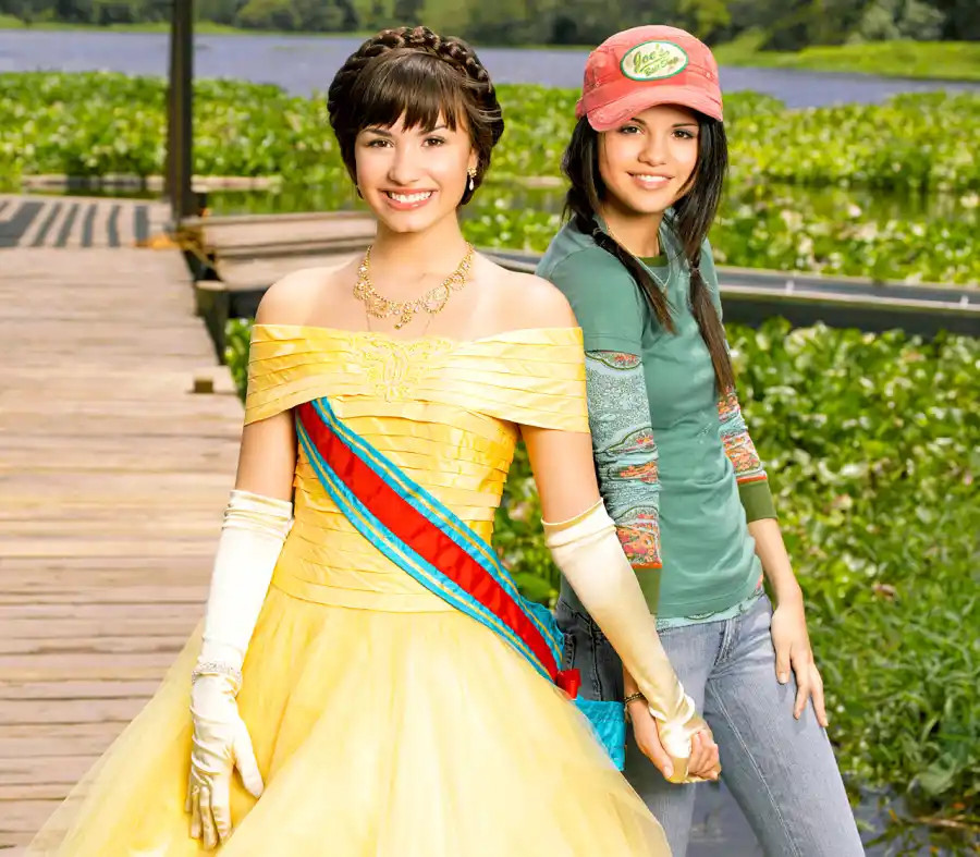 1440017537_demi lovato selena gomez princess protection program zoom