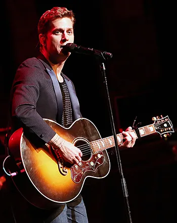 1440603363_rob thomas 441