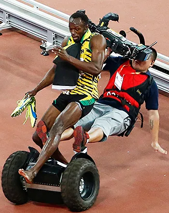 1440695101_usain bolt falling 441