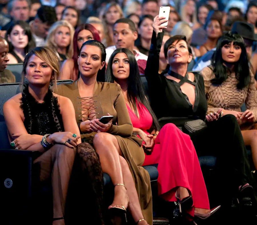 1441031508_chrissy tegen kim kardashian kris jenner kylie zoom