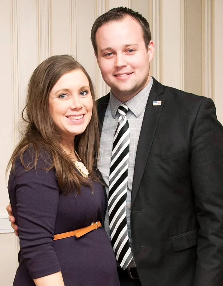 1441389435_josh duggar anna duggar zoom