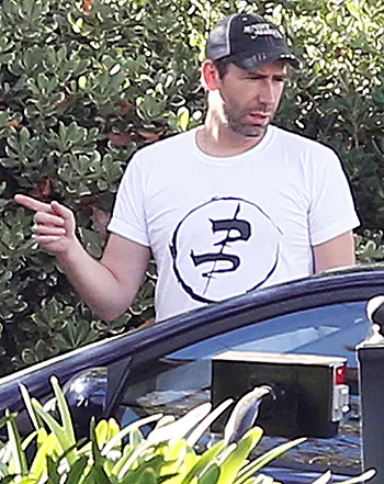 1441392359_chad kroeger 441