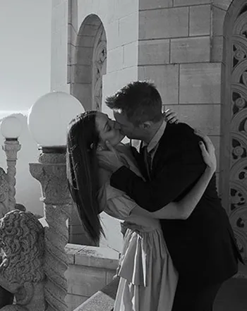 1442163135_lydia hearst chris hardwick_3