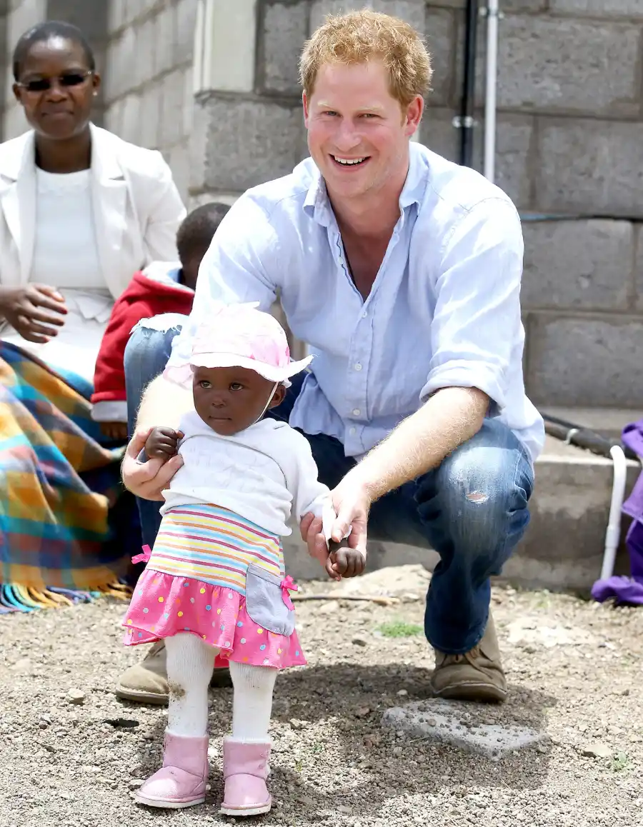 1442246953_prince harry baby zoom