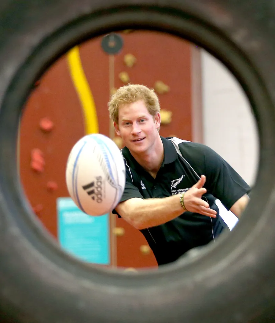 1442247145_harry throwing zoom