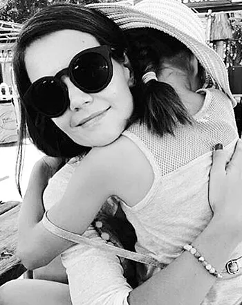 1442265232_katie holmes suri cruise 350