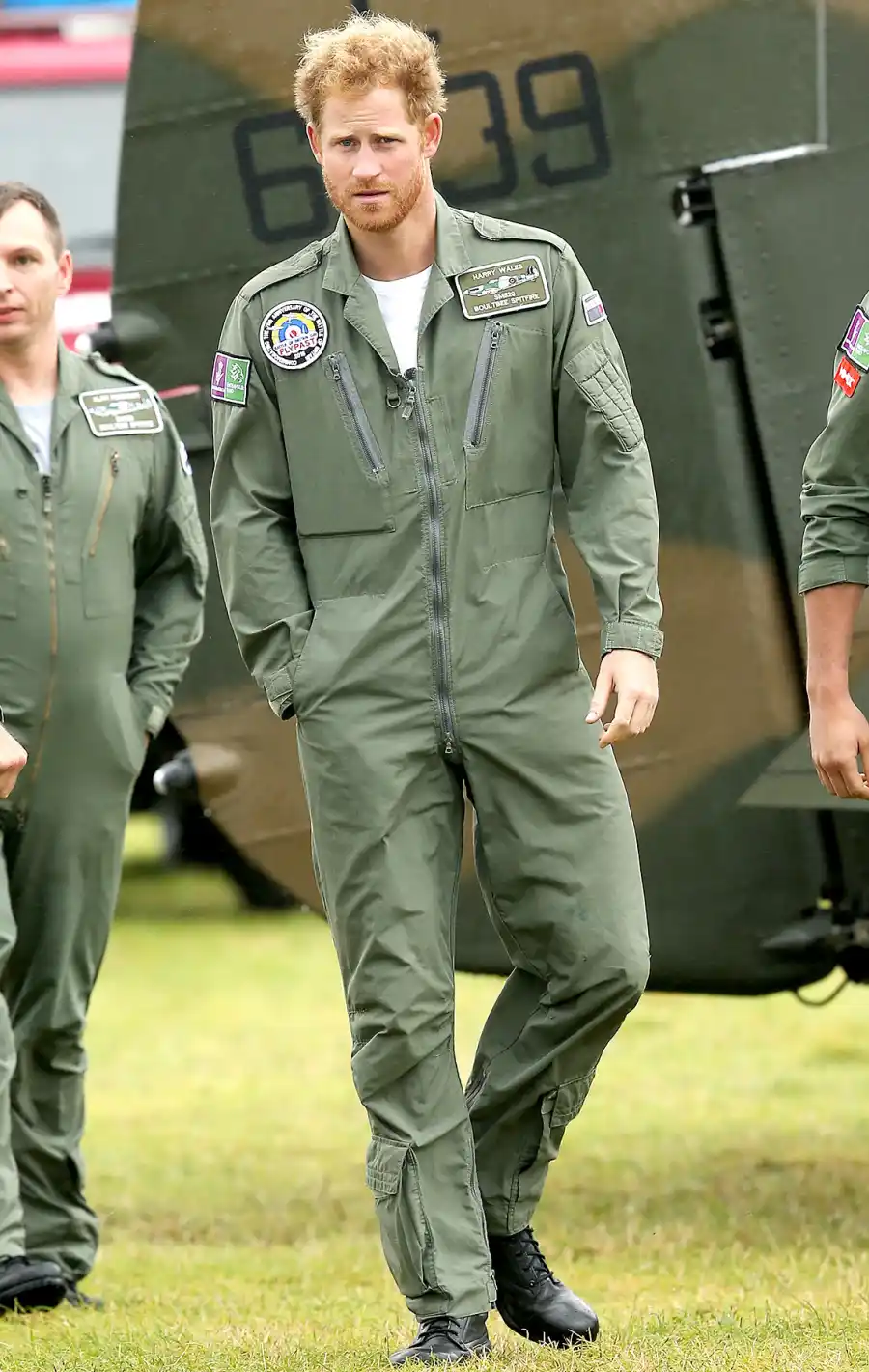 1442334532_prince harry uniform zoom