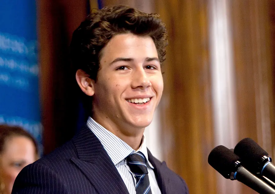 1442425769_07 speech zoom