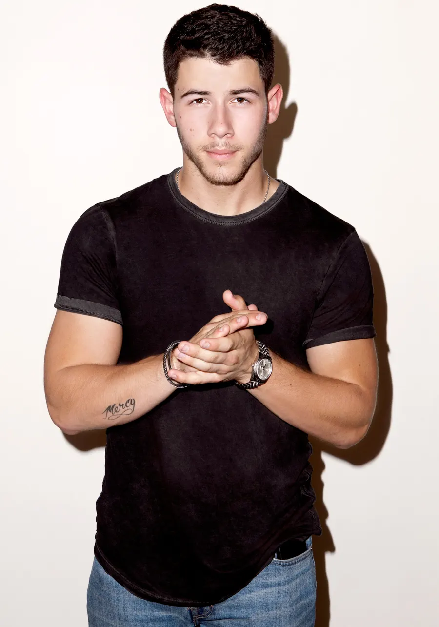 1442426288_13 arm portrait zoom