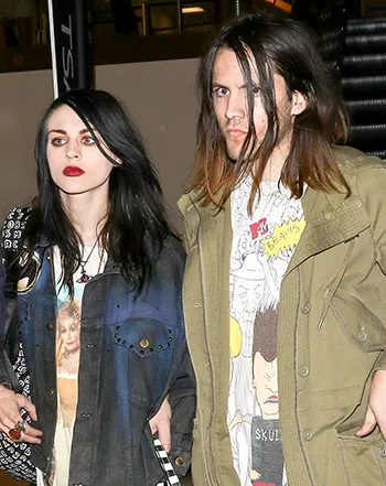 1443451901_frances bean cobain isiah 441