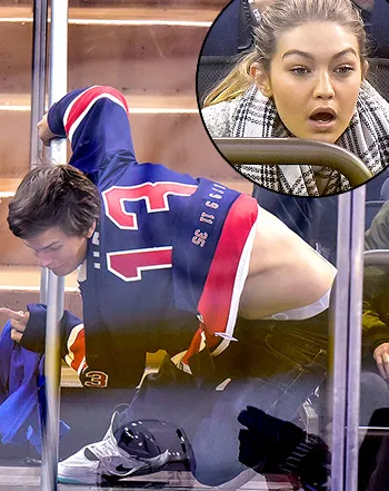 1444659422_ansel elgort 441