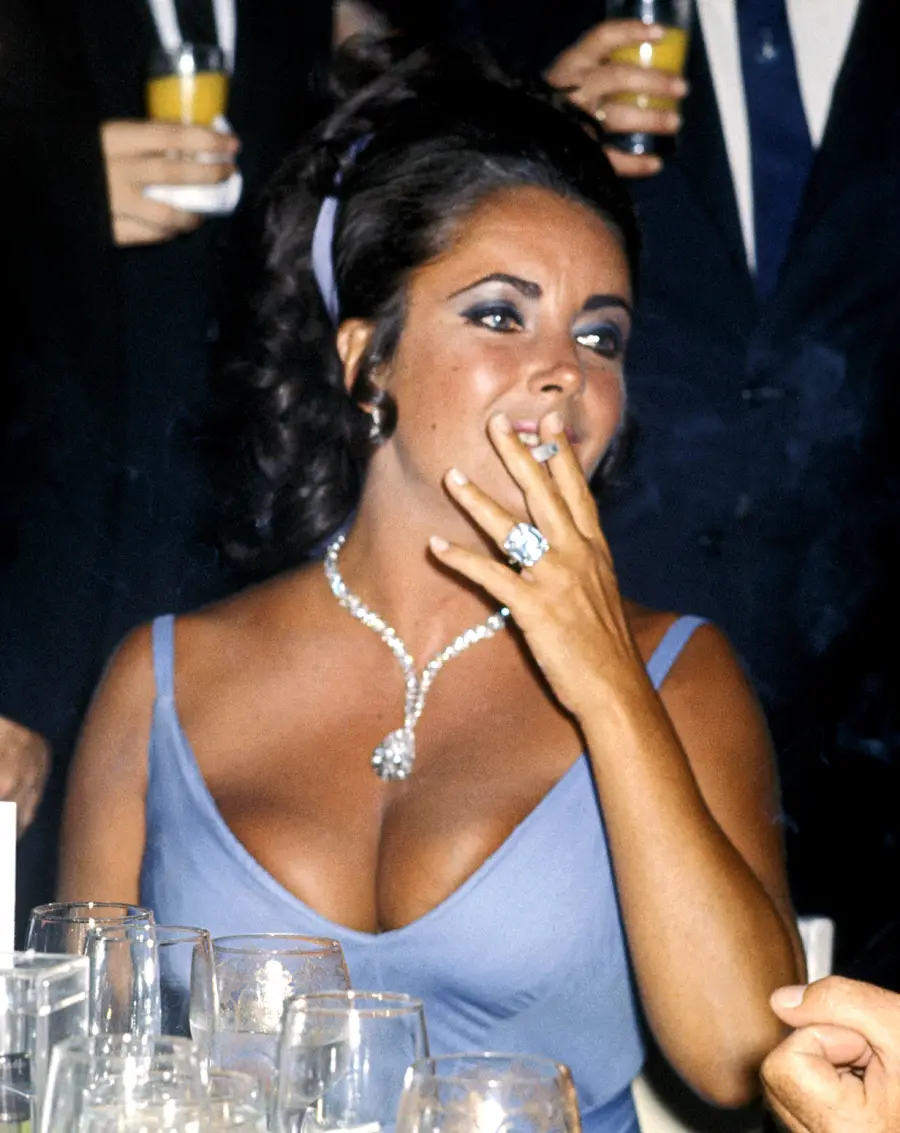 1444838018_33 carats zoom