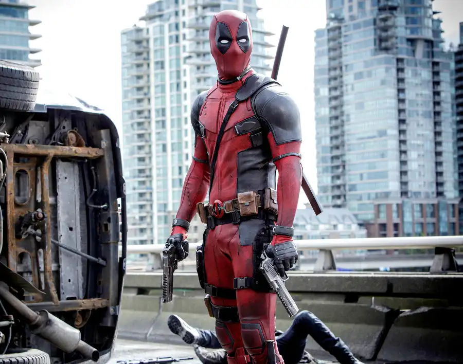 1445541076_deadpool zoom