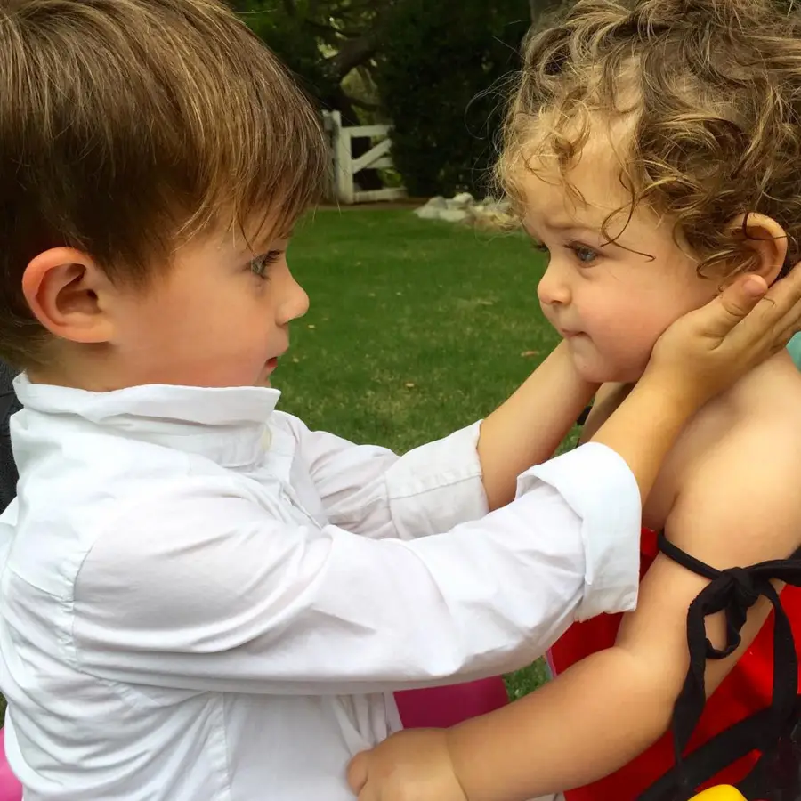 1445640112_alyssa milano mom zoom