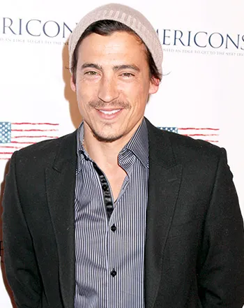 1445642185_andrew keegan441