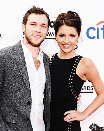 1445792263_phillip phillips v