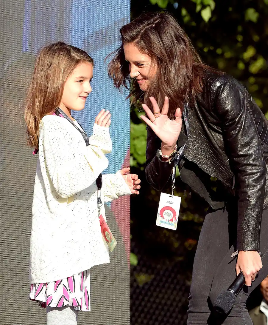 1446503026_suri cruise katie holmes zoom