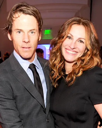 1447102539_461865237_danny moder julia roberts 350
