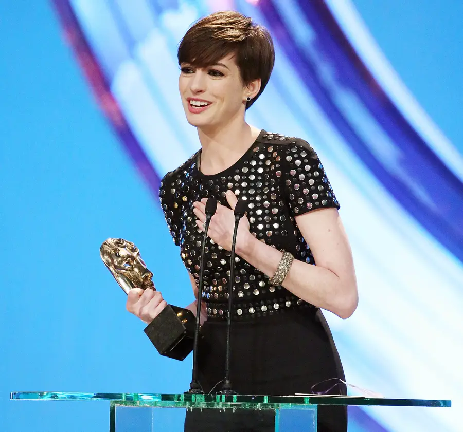 1447282574_anne hathaway bafta 2013 zoom